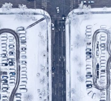 Burza śnieżna w Bośni pozbawiła tysiące domów prądu