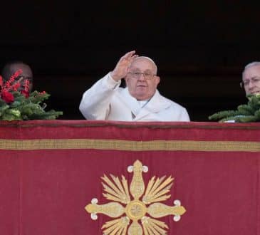 Przesłanie na Boże Narodzenie: Papież Franciszek wzywa do pokoju i wzywa do negocjacji w celu zakończenia wojen