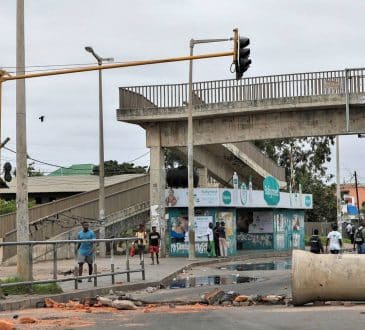 Maputo budzi się opuszczony w atmosferze napięcia społecznego