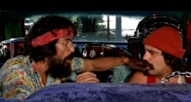 Tommy Chong (po lewej) i Cheech Marin w filmie „Z dymem”.