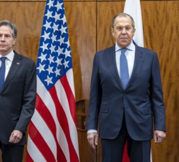 O secretário de Estado norte-americano, Antony Blinken, e o ministro dos Negócios Estrangeiros russo, Serguei Lavrov.