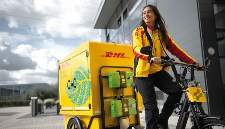 DHL dostarczył dom dla szympansów i klinikę kardiologiczną (między innymi dziwne przypadki)