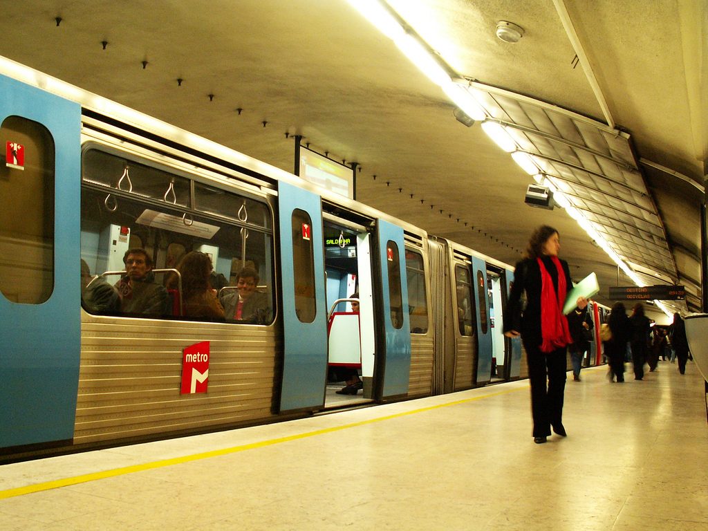 Metro w Porto i Lizbonie skraca rozkład jazdy w okresie świąt Bożego Narodzenia