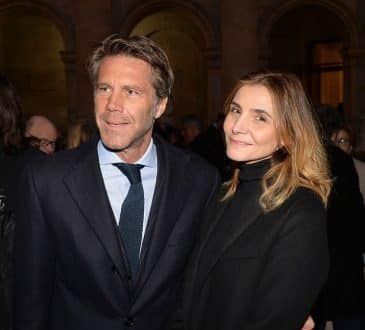 Clotilde Courau i Emmanuel Philibert de Savoie: bardzo nowoczesna kartka z życzeniami, ich córki Victoria i Luisa w końcu się zjednoczyły!