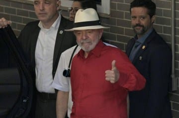 Lula wraca do Brasilii i gromadzi służbę w celu podsumowania roku