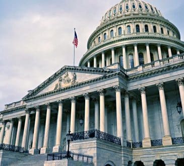 Senat USA zatwierdza przedłużenie tymczasowych wydatków, aby uniknąć zawieszenia działalności rządu