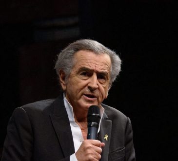 „Próbowałem wszystkich środków, nic nie pomogło”: Bernard-Henri Lévy dotknięty syndromem, który dotyka 15–20% Francuzów