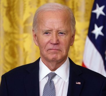 Biden przyprawia Trumpa o ból głowy i w ostatniej chwili zakazuje odwiertów ropy i gazu na morzu