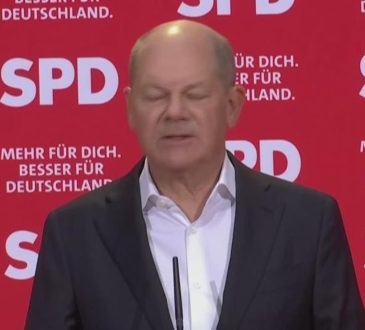 Scholz składa pozew o zniesławienie politykowi opozycji, który zarzuca mu planowanie tajnego spotkania z Putinem