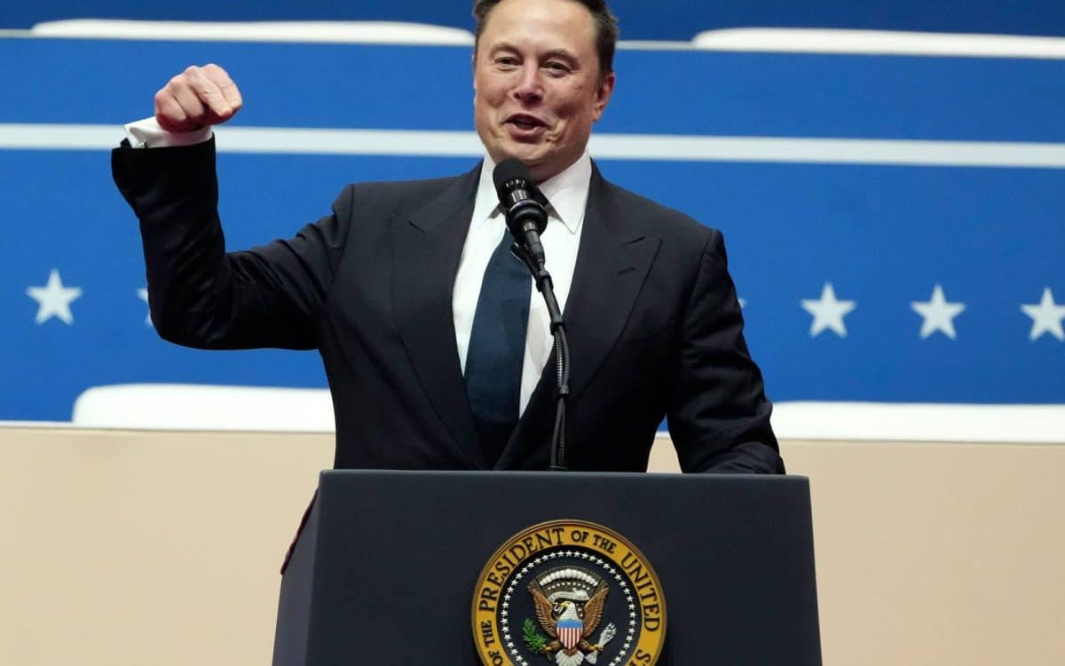 Elon Musk chce zabrać ludzi na Marsa przy wsparciu Donalda Trumpa