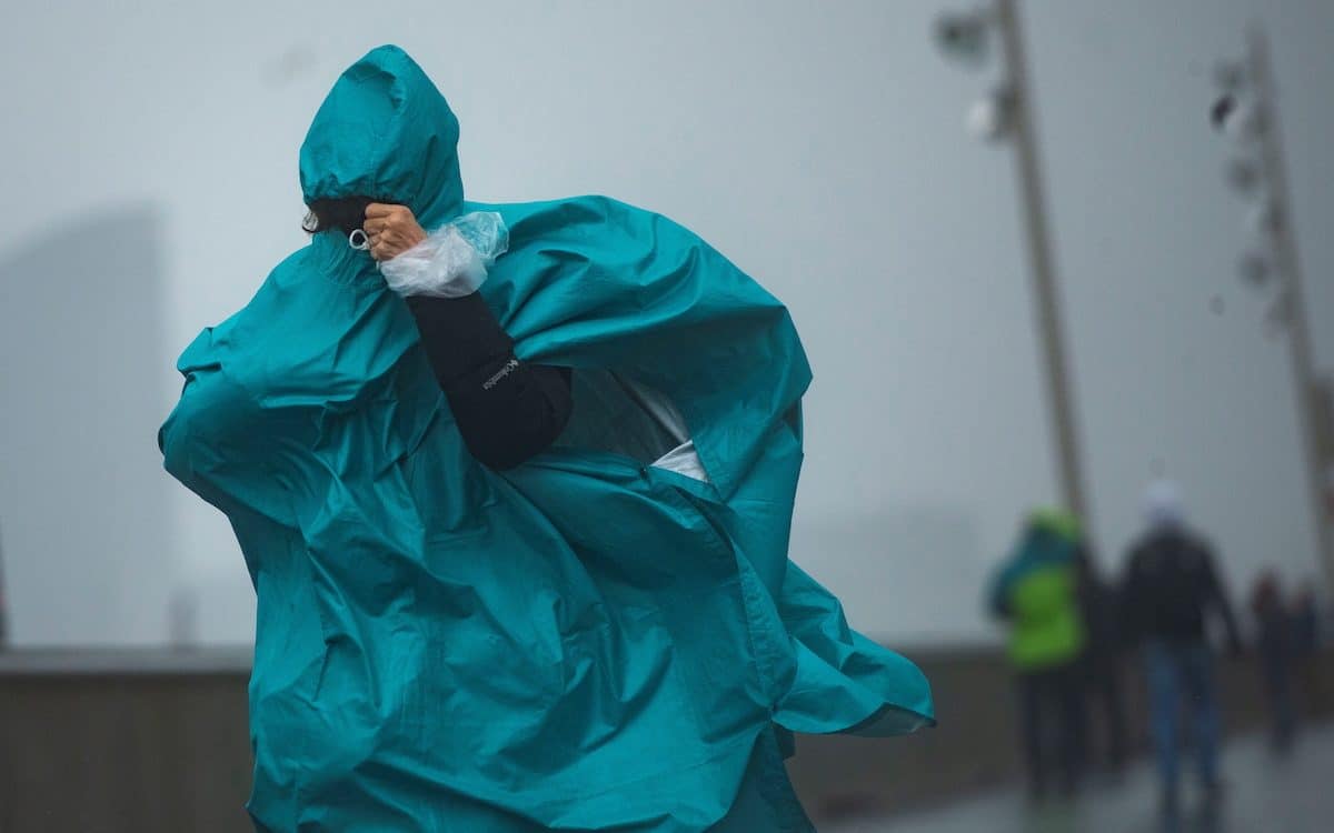 Deszcz, wiatr, burza i śnieg. Burza Herminia pozostawia wszystkie dzielnice pod ostrzeżeniem