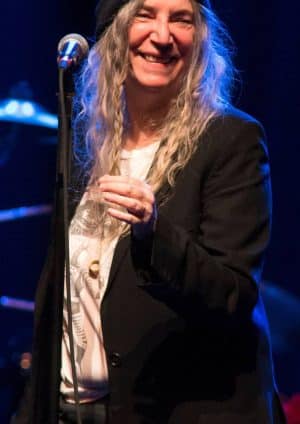 „Miałem mały incydent”: Patti Smith zemdluje na scenie podczas koncertu