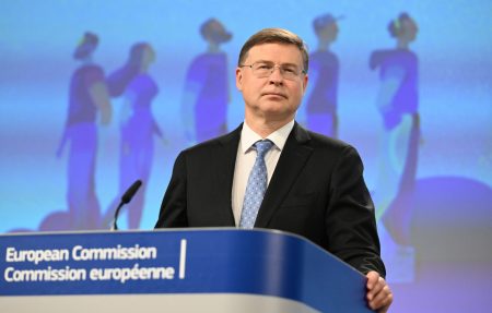 Taryfy Trumpa: Europa gotowa odpowiedzieć – co mówi Dombrovskis