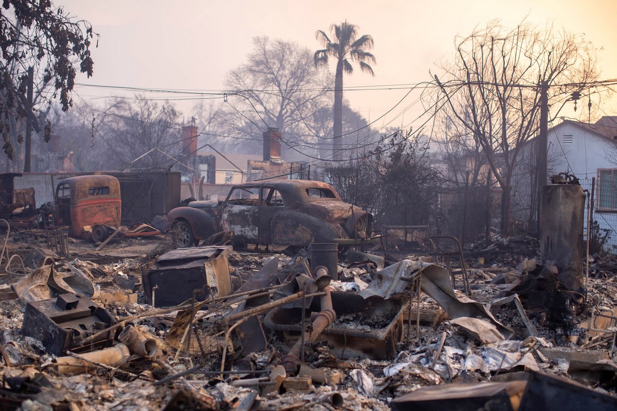 Pożar w Los Angeles: Biblijna katastrofa – Zdesperowani mieszkańcy, strażacy walczą