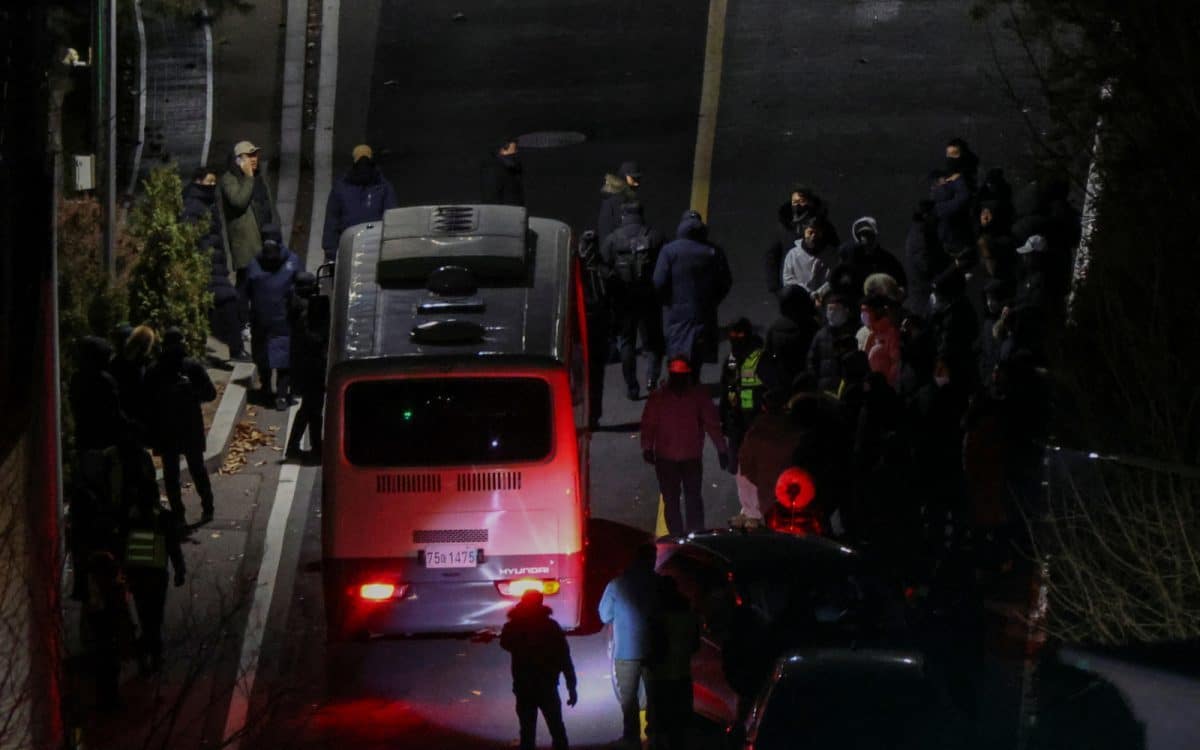 Νότια Κορέα: Στατιώτες εμπόδισαν τη σύλληψη του προέδρου Γιουν