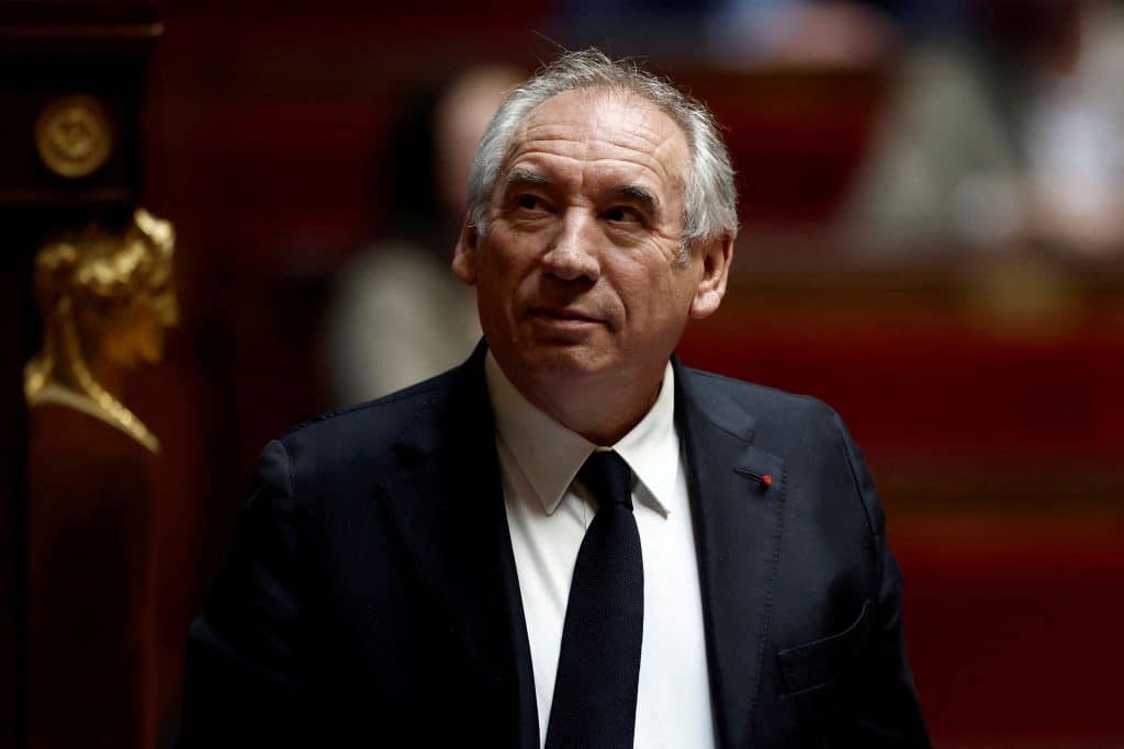 Francja: Socjaliści uratowali rząd Bayrou – Nie popierają wniosku o wotum nieufności