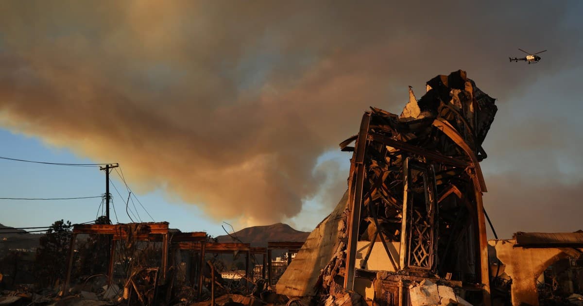 Liczba ofiar śmiertelnych wzrasta do 16 w miarę rozprzestrzeniania się pożaru Palisades Fire na wschód, do Brentwood i Encino