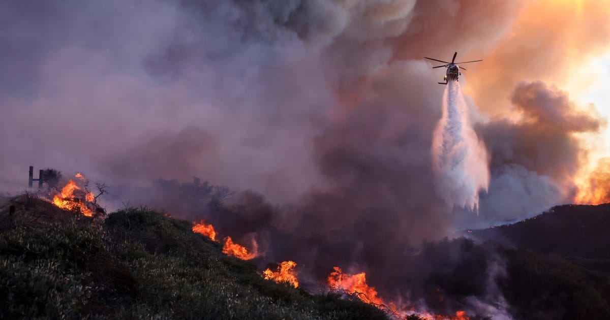 Płomienie ogarniają południową Kalifornię, gdy załogi walczą o kontrolę nad Palisades Fire