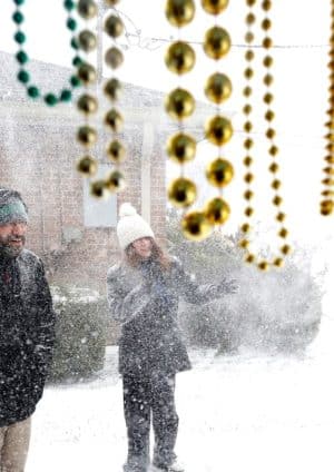 Ujemne temperatury powodują niebezpieczne warunki na całym Środkowym Zachodzie i na południu