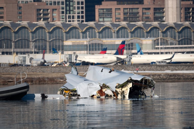 Zdjęcie: Samolot American Airlines i Black Hawk Helikopter Crash w pobliżu Reagan National Airport