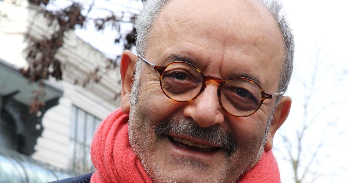 Louis Chedid: Jego dom położony w pobliżu ponurego pomnika, w którym znajduje się jedyny w swoim rodzaju pokój