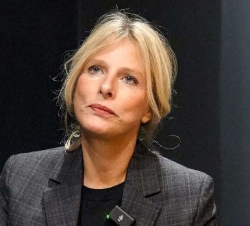 Karin Viard, skomplikowane wakacje z mężem i bardzo daleko od Francji: pokazuje tył wystroju