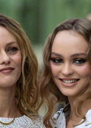 „Są trzy…”: Lily-Rose Depp odziedziczyła cenne rady dotyczące urody od swojej matki, Vanessy Paradis