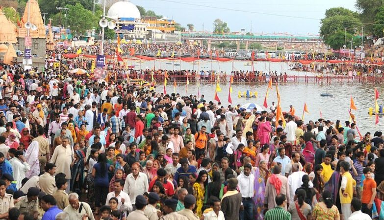 Jaki jest festiwal Kumbh Mela i dlaczego robisz dziesiątki zmarłych w Indiach?