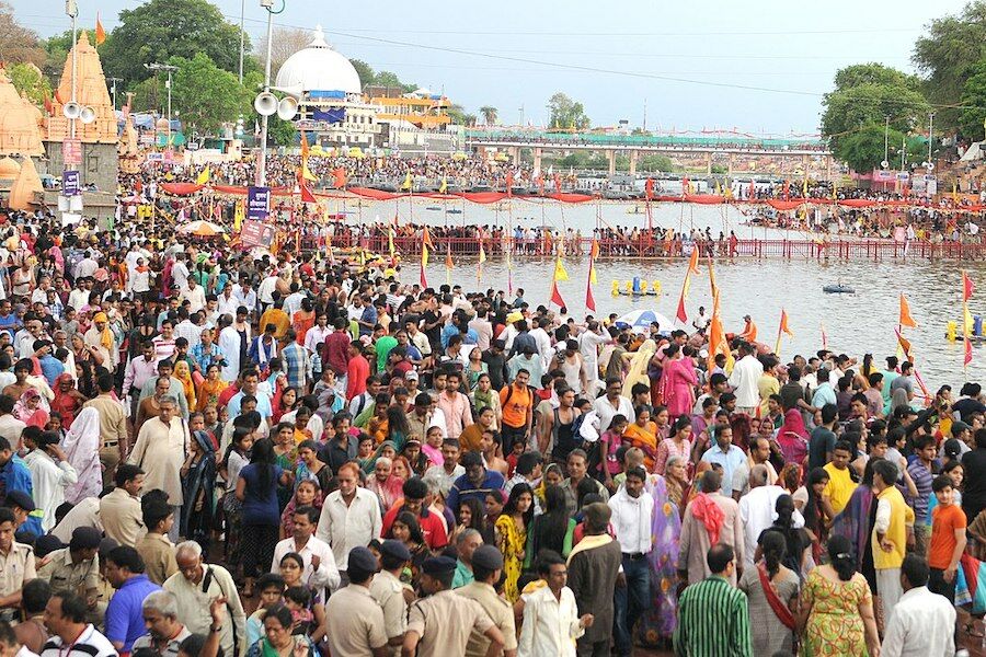 Jaki jest festiwal Kumbh Mela i dlaczego robisz dziesiątki zmarłych w Indiach?