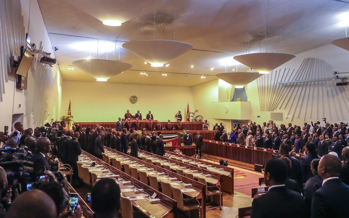 Parlament Mozambiku objął urząd. Są cztery grupy, ale dwie nawet się nie pojawiły