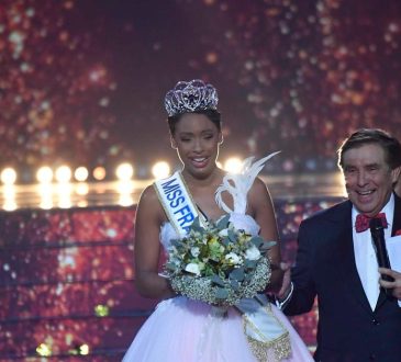 Angélique Angarni-Filopon pozbawiona tradycji w mieszkaniu Miss France Eve Gilles zerwała łańcuch