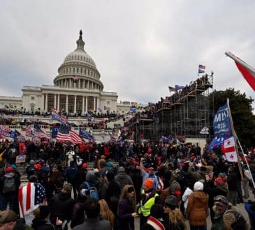 Policja USA zabija kontrolę ruchu na jednego z ułaskawych przez Trumpa po napaści na Kapitolu