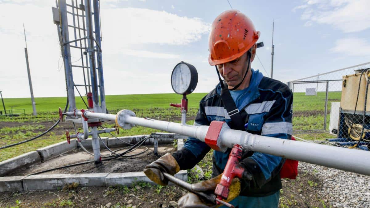 Ukraina zadaje śmiertelny cios rosyjskiej ropie naftowej, dokonując poważnego ataku powietrznego na jej cenną rafinerię