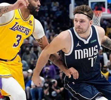 NBA Surprise: Doncic in Lakers z Davisem śledzącym Mavericks