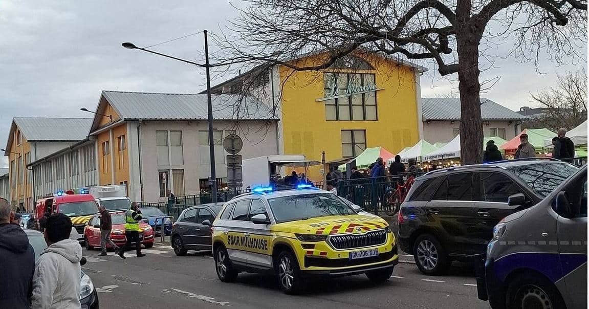 Atak noża powoduje zmarłego i kilku rannych we Francji