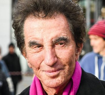 Jack Lang popchnął na ziemię podczas rajdu i hospitalizował się z powodu dermabrasy, otwarte dochodzenie.