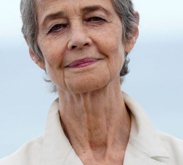 Charlotte Rampling w sercu gospodarstwa trzech mężczyzn z dwoma mężczyznami, wraca do tego konkretnego odcinka swojego życia