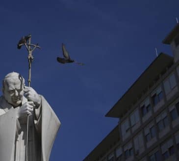 Πάπας Φραγκίσκος: Ήπια νεφρική ανεπάρκεια δείχνουν οι εξετάσεις του