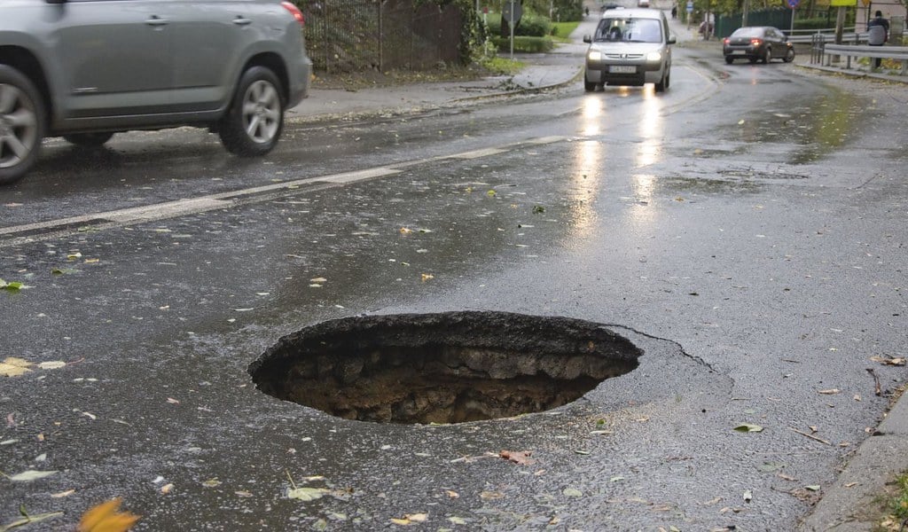 Nowy zrównoważony materiał może tworzyć drogi, które „samozadowolenie” i zakończyć dziury