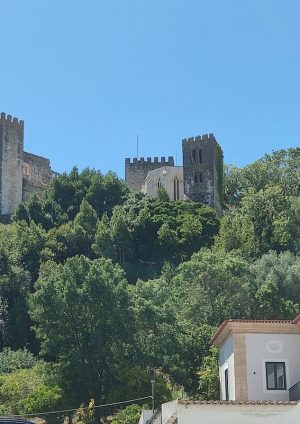 W końcu, w jaki sposób mit pojawił się „Leiria nie istnieje”?