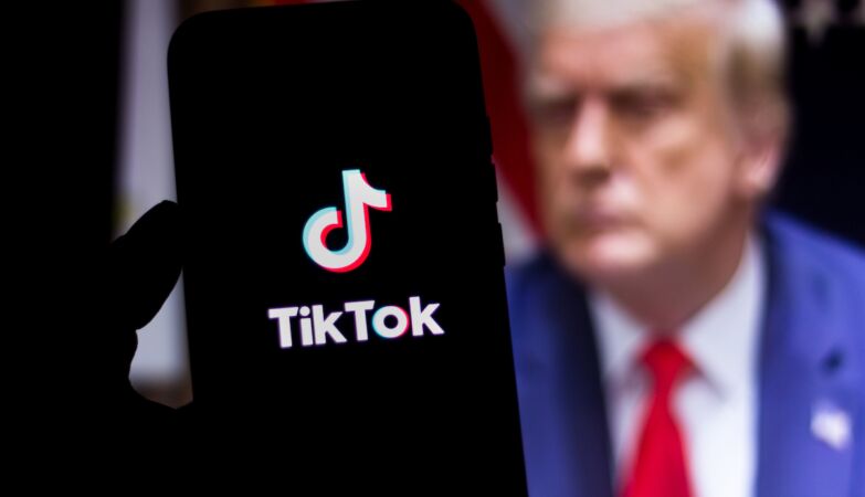 Trump tworzy „niesamowite” tło, aby kupić „wiele rzeczy” (jak Tiktok)