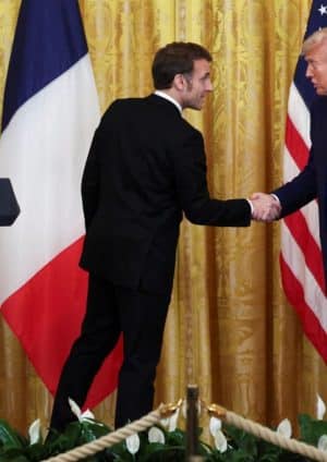 Trump - Macron: „To właściwy czas, aby zakończyć wojnę na Ukrainie”