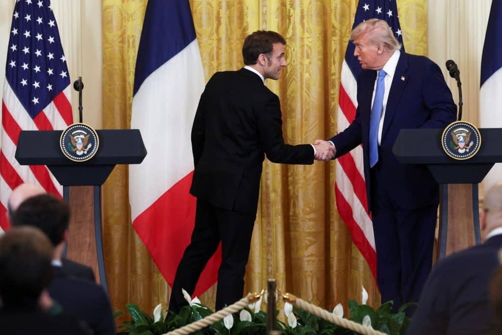 Trump - Macron: „To właściwy czas, aby zakończyć wojnę na Ukrainie”