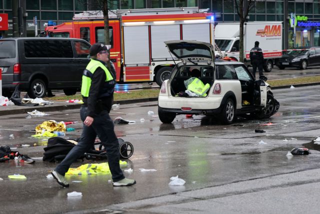 Alarm w Monachium: martwy z samochodu, który upadł na pieszych, 20 rannych