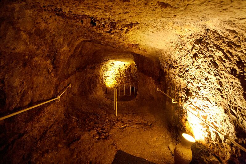 Neandertalczycy, współcześni ludzie i tajemnicza ludzka linia. Wszystko razem w jaskini