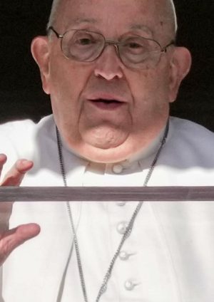 „Skonsolidowane ulepszenia”. Papież Franciszek jest nadal hospitalizowany, ale istnieje pozytywna nowość