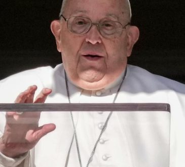 „Skonsolidowane ulepszenia”. Papież Franciszek jest nadal hospitalizowany, ale istnieje pozytywna nowość