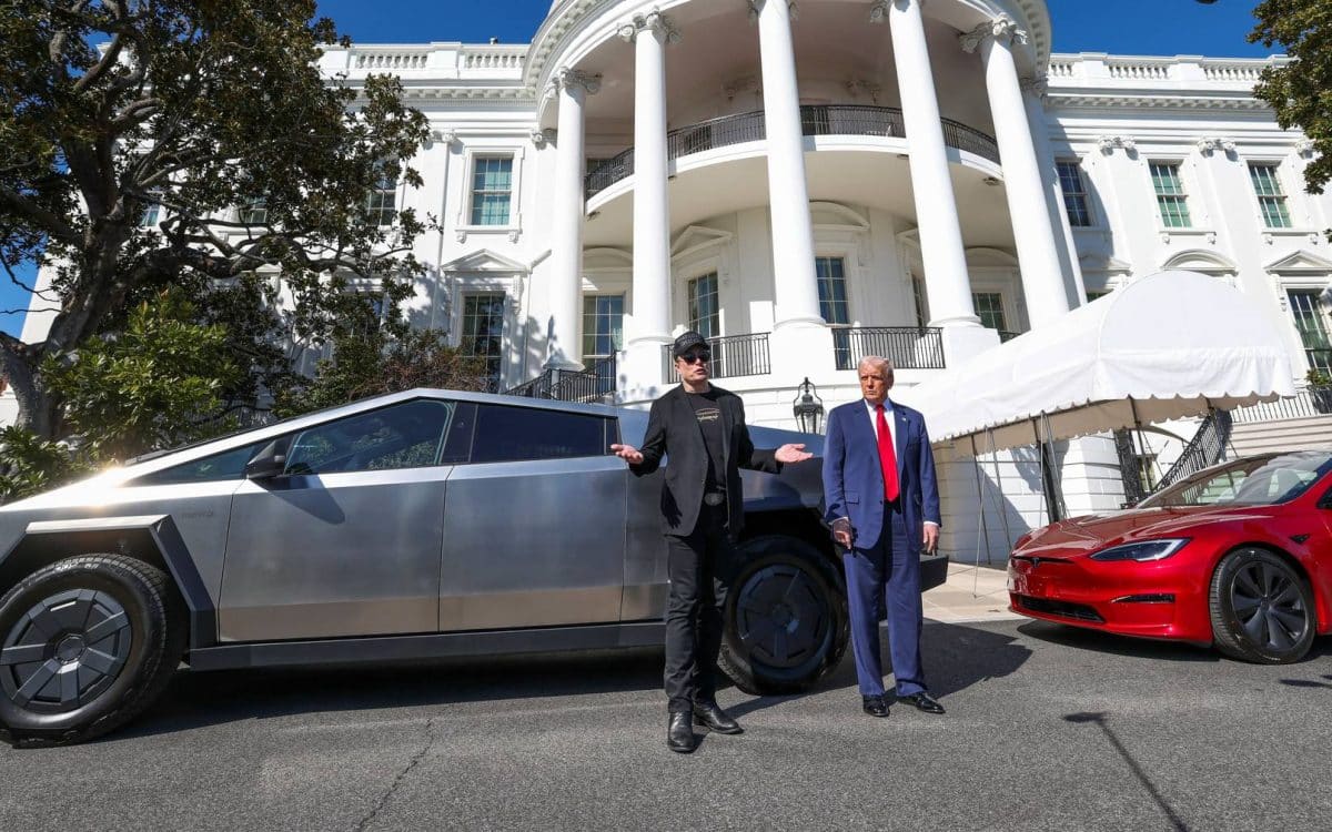 Trump kupi Teslę „zupełnie nowy”, aby pokazać „pewność siebie i wsparcie dla Elona Muska”