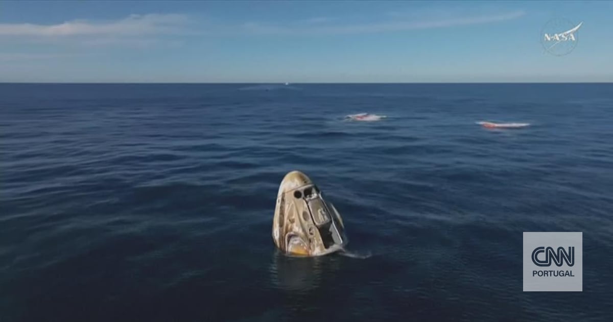 Moment, w którym dwaj astronauci aresztowali w kosmosie przez ponad dziewięć miesięcy, kochali na Florydzie