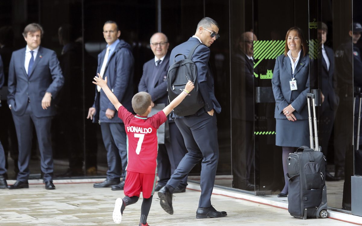 Niebezpieczne jest zachęcenie dziecka do „robienia jak Ronaldo”